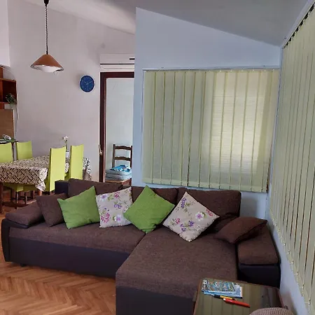 Silvana Apartman Bozava